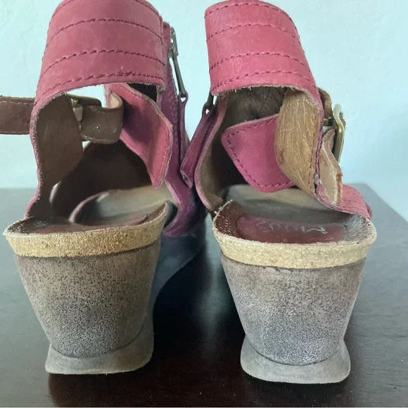 Miz Mooz  Women's Wedge Heel Sandal - Red  Size 9-9.5 EU 40 - Picture 4 of 12